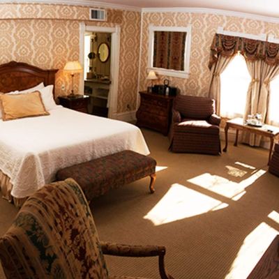 E.E. Nichols Celebrity Suite Cliff House at Pikes Peak Promo Code