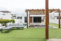 Tills Beach Resort Hotel a 