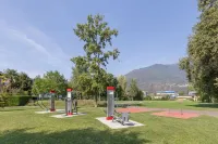 Ascona Lodge, Pool & Garden Retreat