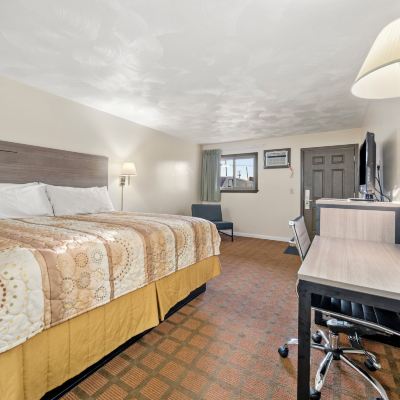 Standard King Room Park Drive Inn Promo Code