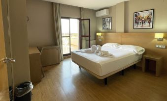 Hotel Área de Calahorra - Housity