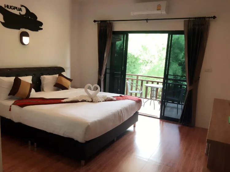 ห้องดีลักซ์ เตียงใหญ่ 1 เตียง