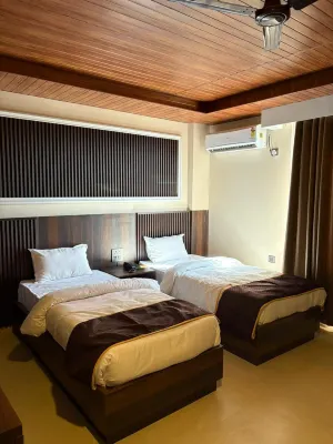The Layover Hotel Hotel di 