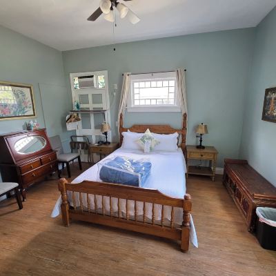 Standard Room, 1 Queen Bed (Room 11) Cherokee Lodge Promo Code