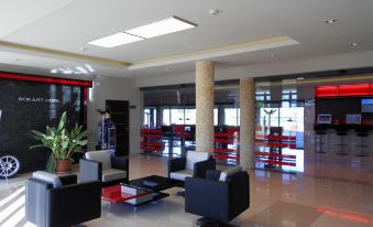 Gokart Hotel - Housity