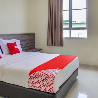 Suite Mewah Kupon OYO 90114 Home Rest Hotel