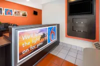 Motel 6 Santa Barbara, CA - State Street