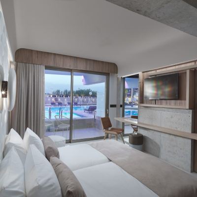 Junior Suite with Private Pool & Pool View