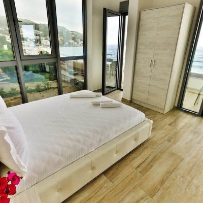 Two-Bedroom Apartment with Balcony and Sea View