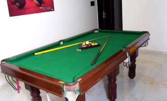 Hotel Tiger Inn - Housity