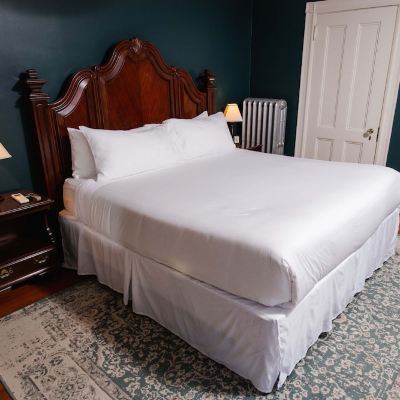 Deluxe King Room The Dewey Promo Code