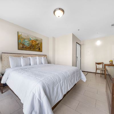 King Room Peninsula Island Resort & Spa Promo Code