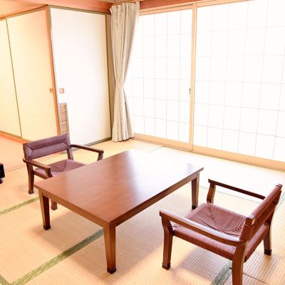 Japanese-Style Room (8 Tatami) -Non-Smoking