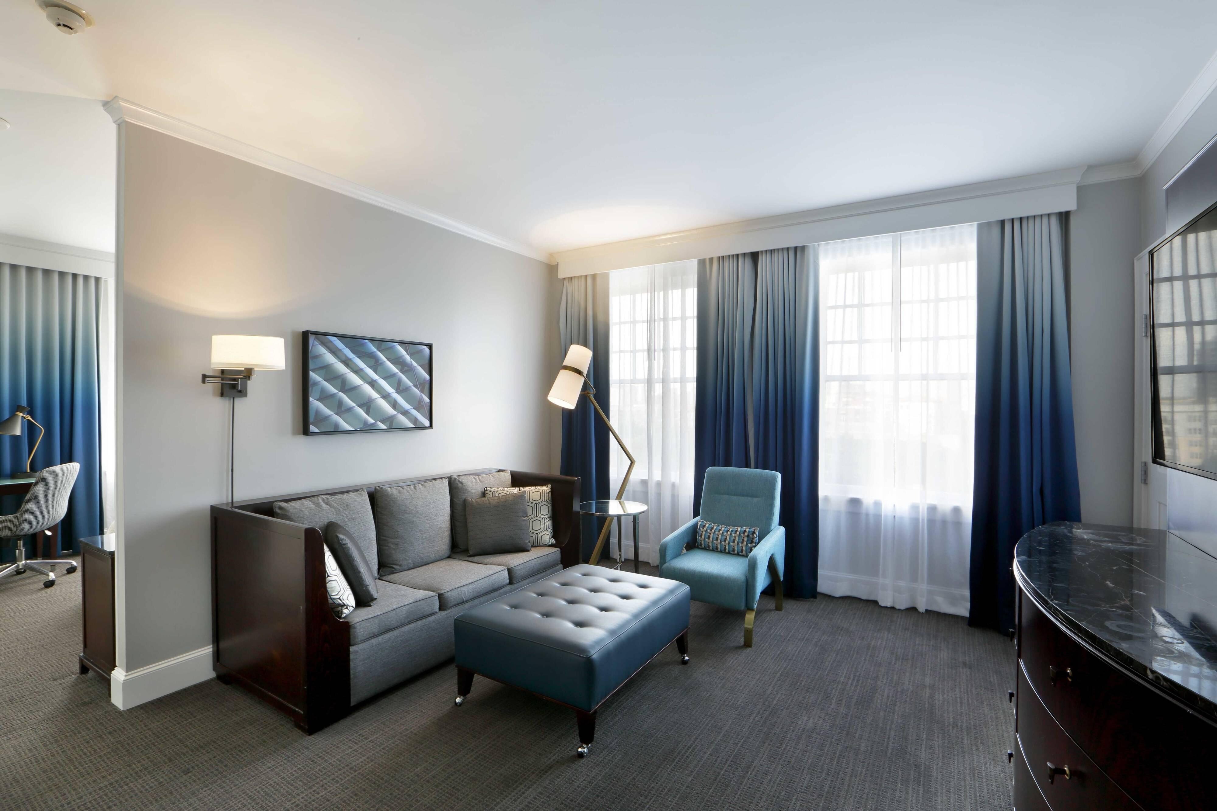 精选套房， 套房， 1张特大床， 梳化床