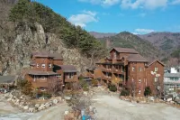 Muju Deogyusan Landscape Pension โรงแรมใน