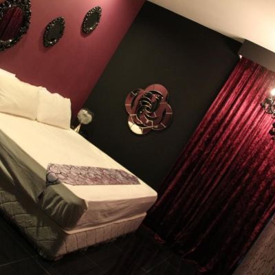 Violet Suite Kupon Love Inn Boutique Hotel