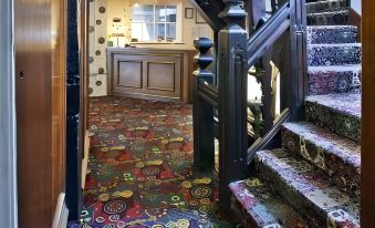 Cain Valley Hotel - Housity