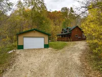 Cozy Secluded Cabin w/ Hot Tub, Relax, Unwind & Stargaze Hotels in Freeman