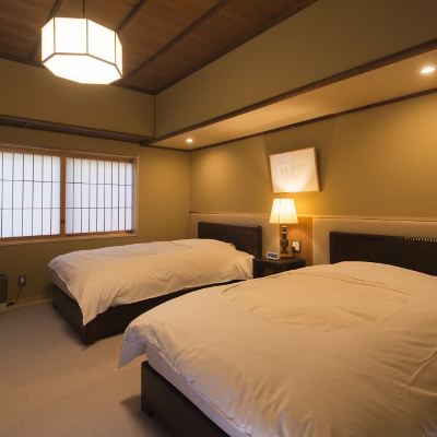 Showa [Japanese-Western Room] [Non-Smoking] 湯布院温泉 山荘無量塔 クーポン