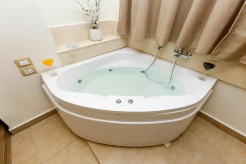 套房（带热水浴缸）