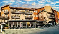 Hotel Cota1110 Hotels in 