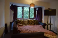 1-Bed Apartment in Croydon -Free Parking, Wifi
