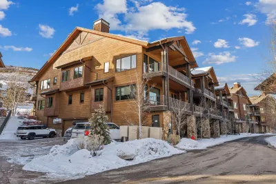 Lux Ski Haus at Canyons Village by Park City Vacations Hotéis em 
