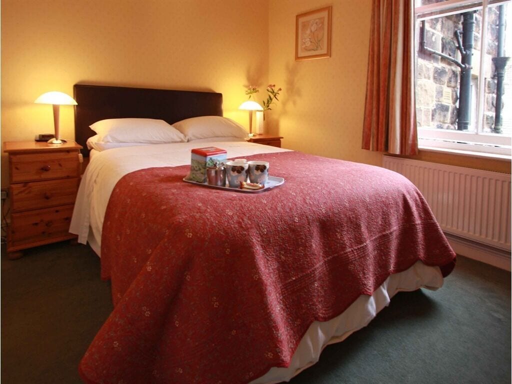 基本双人房，带衞生间（小）