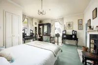 Compton House Hotels in 