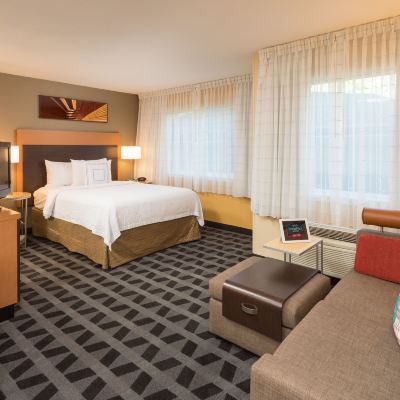 大型大號床一室公寓 - 帶梳化床 巴徹勒山鎮TownePlace Suites 飯店優惠