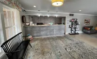 Sunday House Inn and Suites