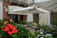 Hotel le Boulevard Hotels in 