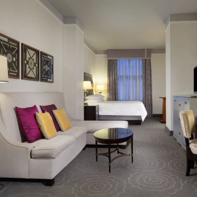 Premium Junior King Suite Silversmith Hotel Chicago Downtown Promo Code