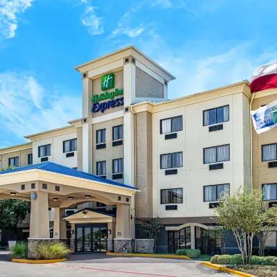 Holiday Inn Express & Suites FORT WORTH SOUTHWEST (I-20) by IHG Отели рядом с достопримечательностью «Хален Молл»