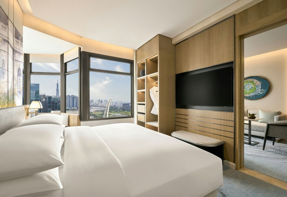 Sheraton Saigon Grand Opera HotelClub Lounge Access, Suite, 1 King, Grand Opera Tower