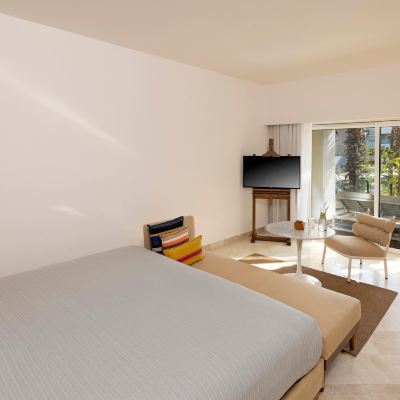 Superior Me + Con Solarium ME Cabo Promo Code