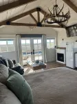 Elegant and peaceful cabin on the Clark's Fork of the Yellowstone river!