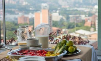 Aparta Suites Torre Poblado