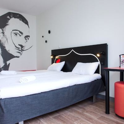 Double Bed Cabin St Christopher's Inn Gare du Nord - Hostel Promo Code