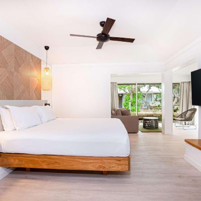 KING DELUXE BEACH BUNGALOW DoubleTree by Hilton Noumea Ilot Maitre Resort Promo Code