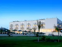 E-Hotel Larnaca Resort & Spa