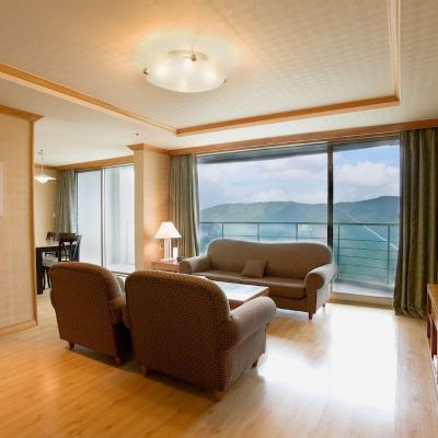 Luxury Room (B47) : 20000 KRW Surcharge (per night) for Slope view