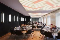 Roomers Munich, Autograph Collection