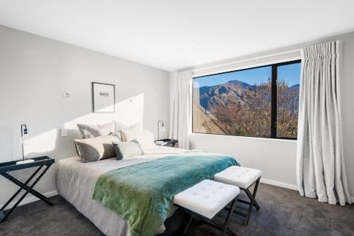 Beacon Point Retreat by Sotheby's Luxury Rental Homes Four-Bedroom House