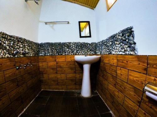 带山景的双人间