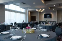 The Axis Hotel Moline, Tapestry Collection by Hilton