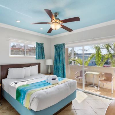 Deluxe One Bedroom Suite: 1 Queen Bed And 2 Sleeper Sofas Bay Palms Waterfront Resort - Hotel and Marina Promo Code