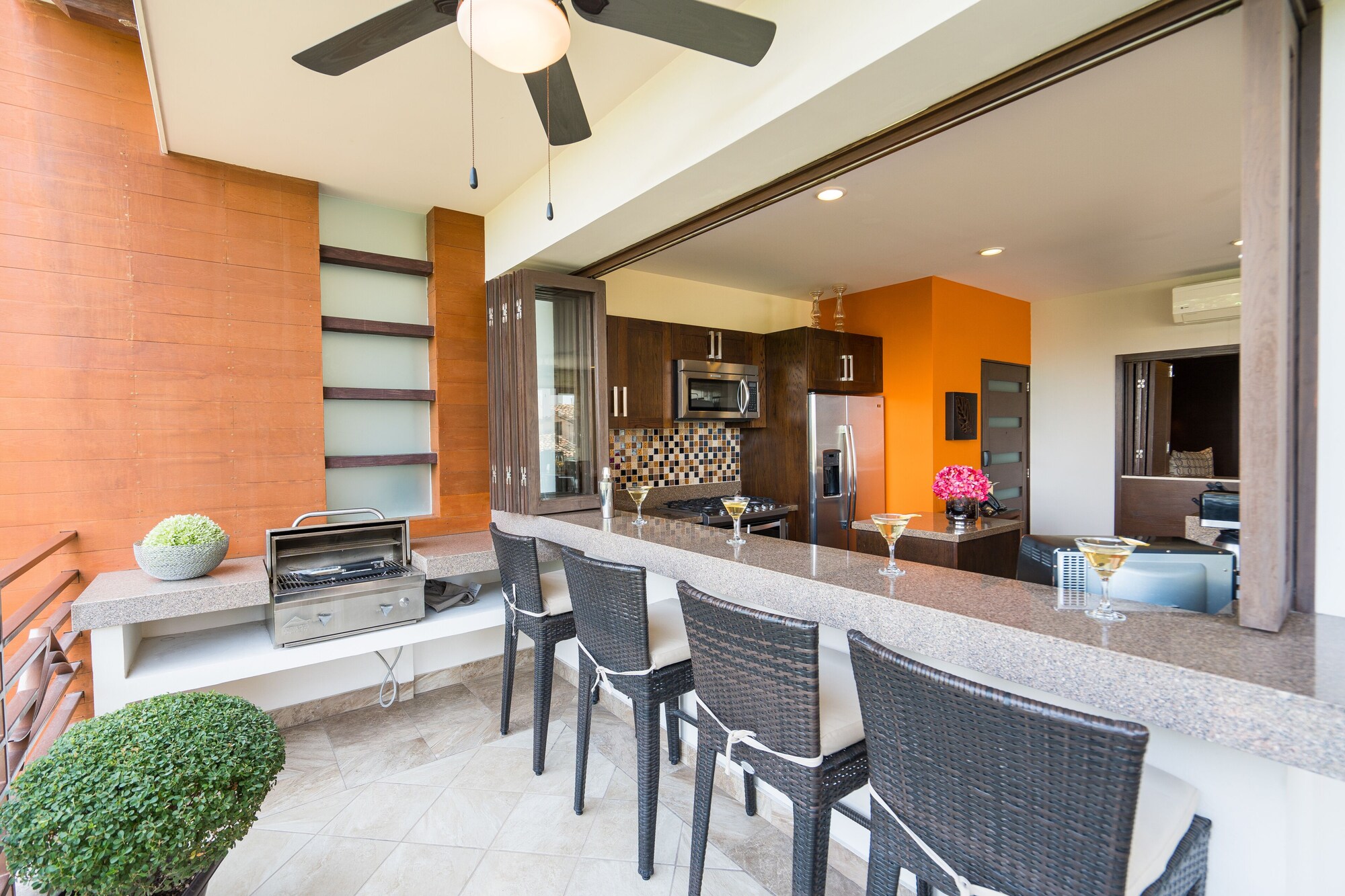 局部海景转角套房（2张床）