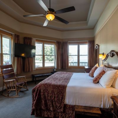 Deluxe King Room With Lake View Kaslo Hotel and Pub Promo Code