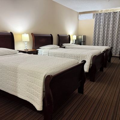 三人間 哈爾孟圓環飯店優惠